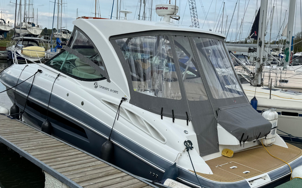 Speedboat canopies